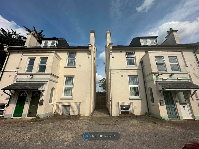 1 Bedroom Flat To Rent In Cleveland Road, Uxbridge, UB8