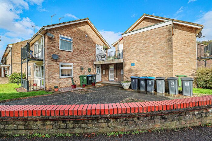 2 Bedroom Apartment To Rent In Hilldown Road, Hemel Hempstead, HP1