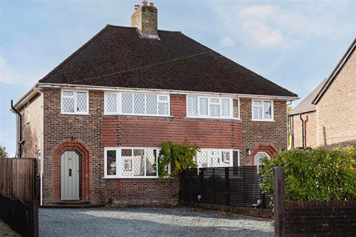 3 Bedroom Semi Detached House For Sale In Honeycrock Lane, Redhill, RH1