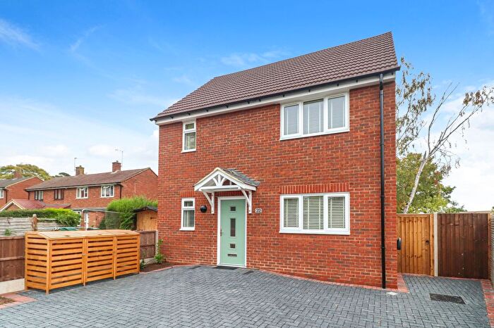 3 Bedroom Semi-detached House For Sale In Parnell Close, Abbots Langley, WD5
