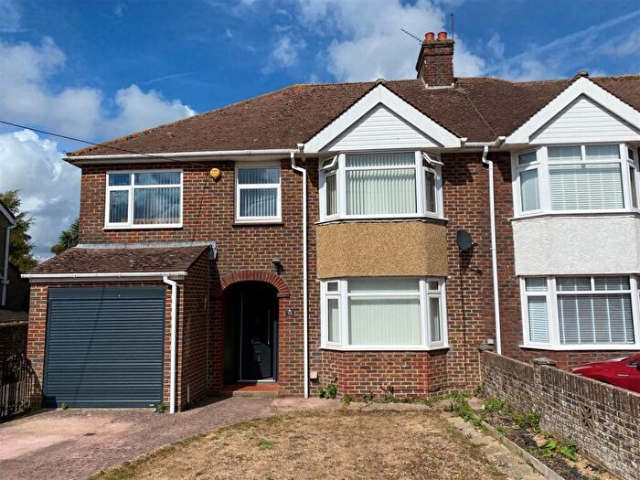 5 Bedroom Semi-Detached House For Sale In Cornwall Road, Littlehampton, BN17