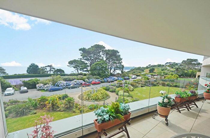 2 Bedroom Apartment For Sale In Sea Road, Carlyon Bay, PL25