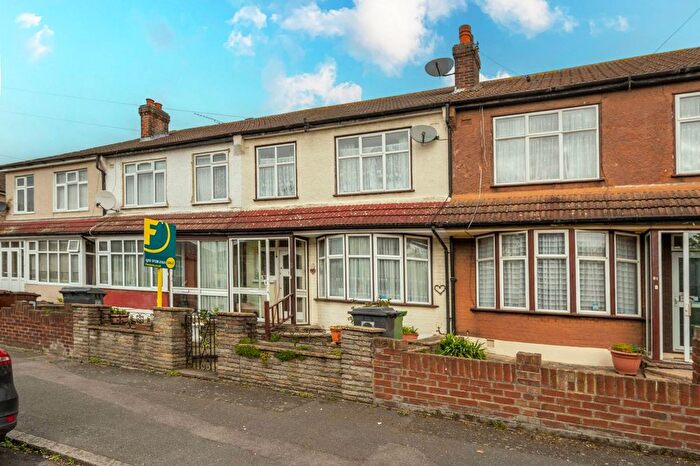 3 Bedroom Terraced House For Sale In Templeton Avenue, Chingford, London, E4