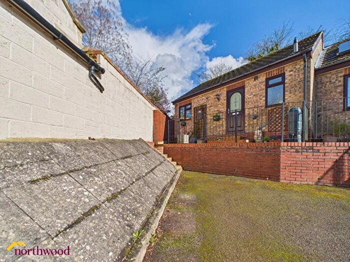 1 Bedroom Semi-Detached Bungalow For Sale In Winston Close, Woodford Halse, NN11