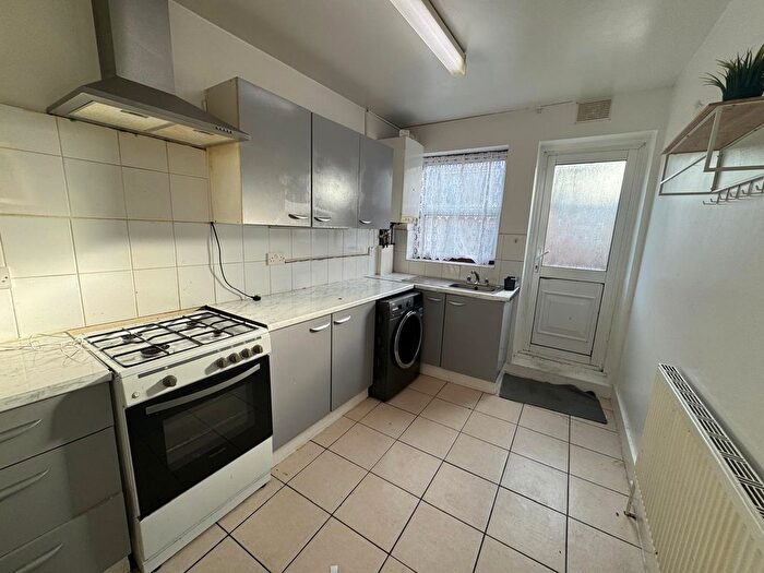 2 Bedroom Flat To Rent In Sutton Court Road, London, E13