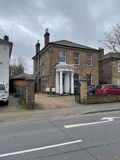 1 Bedroom Flat To Rent In Orchard Road, Kingston Upon Thames, Surrey, KT1