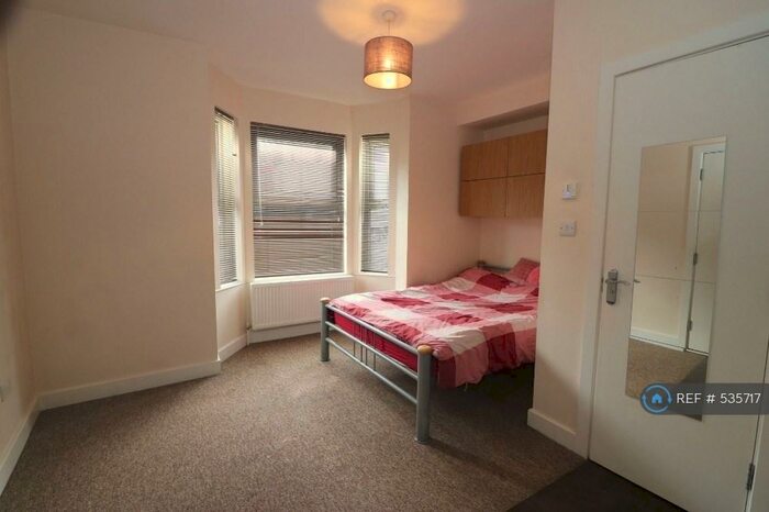 Studio To Rent In Dallow Road, Luton, LU1