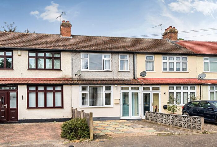 2 Bedroom Terraced House For Sale In Richards Avenue, Romford, RM7