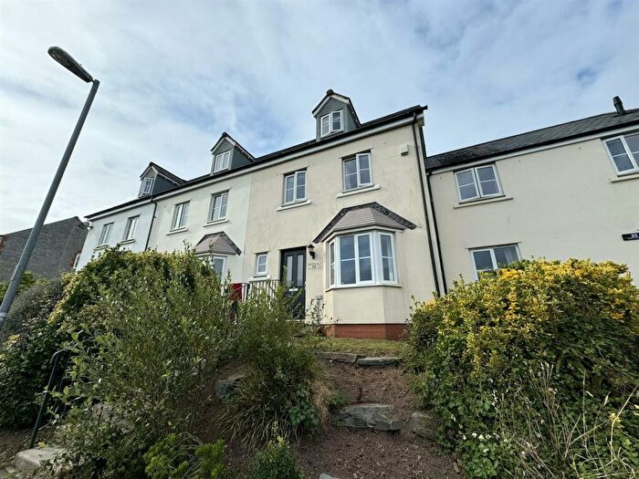 4 Bedroom Town House To Rent In Lewis Way, St. Austell, PL25