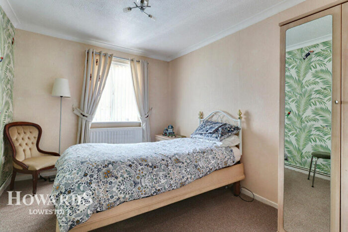 2 Bedroom Detached Bungalow For Sale In Cranleigh Road, Pakefield, NR33