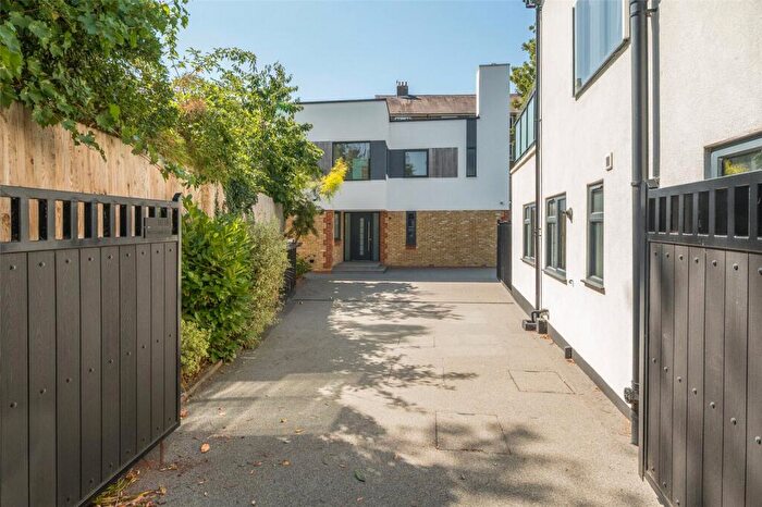 5 Bedroom Detached House For Sale In Westcombe Hill, Blackheath, SE3