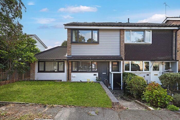 3 Bedroom House To Rent In Loughton, IG10