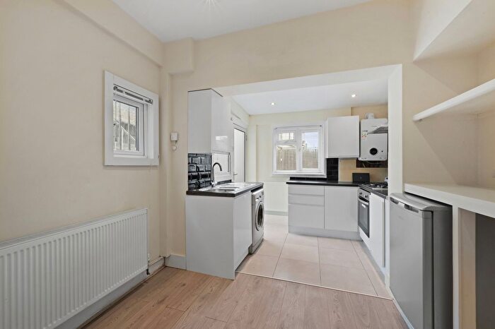 1 Bedroom Flat To Rent In Victory Road Mews, Wimbledon, London, SW19