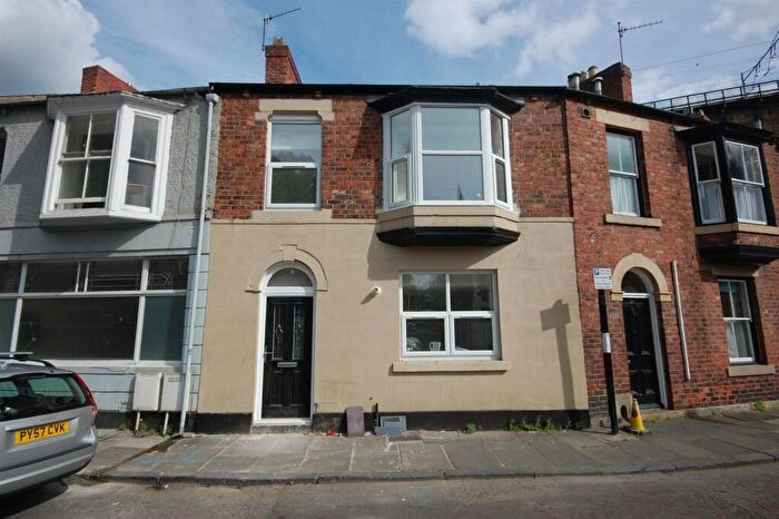8 Bedroom Terraced House To Rent In Sutton Street, Durham City, DH1