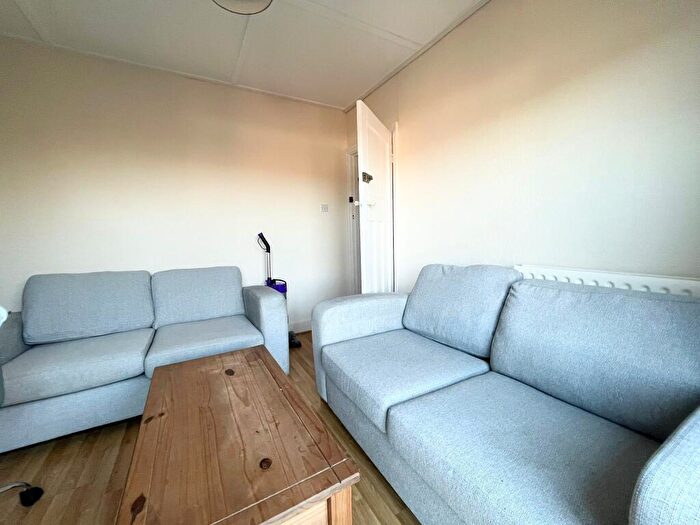 4 Bedroom Apartment To Rent In Canfield Road -, BN2