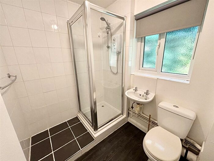 1 Bedroom Flat For Sale In Ryde Drive, Stanford-Le-Hope, SS17