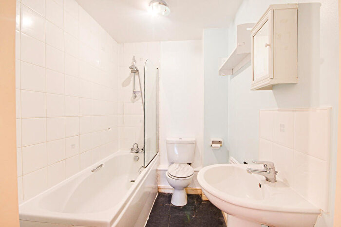 1 Bedroom Flat For Sale In Harescombe Drive, Grh (Gloucestershire Royal Hospital), Gloucester, GL1