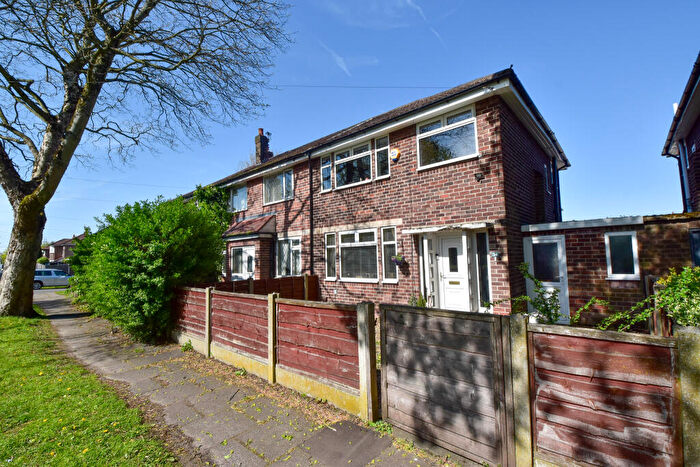 3 Bedroom Terraced House For Sale In Woodbridge Road, Urmston, M41