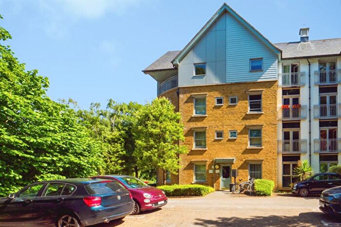 2 Bedroom Flat For Sale In St. Andrews Close, Canterbury, CT1