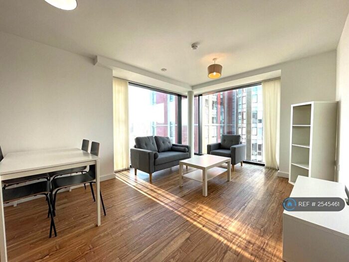 2 Bedroom Flat To Rent In Plaza Boulevard, Liverpool, L8