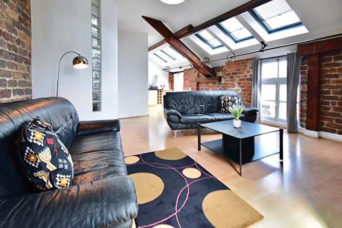2 Bedroom Flat To Rent In Bridge End, Leeds, LS1