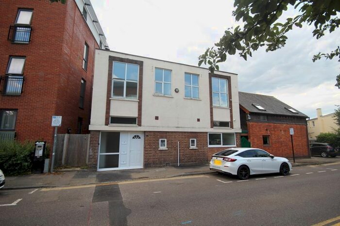 1 Bedroom Flat To Rent In Avebury Avenue, Tonbridge, TN9