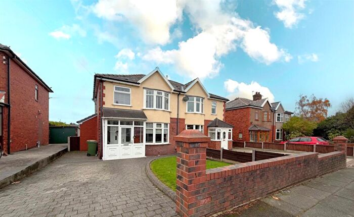 3 Bedroom Semi-Detached House For Sale In Crescent Avenue, Over Hulton, Bolton, BL5