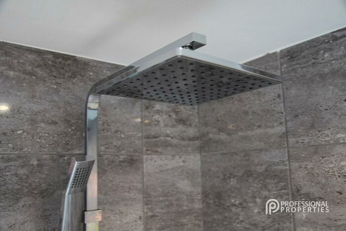 3 Bedroom Detached Bungalow To Rent In Heathfield Gardens, Tibshelf, Alfreton, Derbyshire, DE55