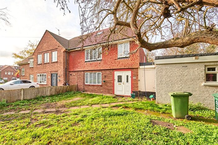 4 Bedroom End Terrace House For Sale In Gloucester Crescent, Staines-Upon-Thames, Surrey, TW18