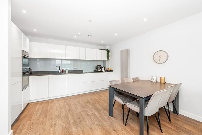3 Bedroom Flat For Sale In Iverson Point, Harrison Walk, London, SE10