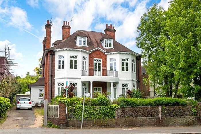 2 Bedroom Flat To Rent In Queens Road, Richmond, TW10