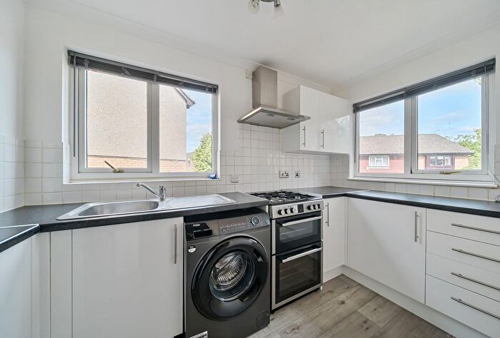 2 Bedroom Semi-detached House For Sale In Green Way, Tunbridge Wells, Kent, TN2