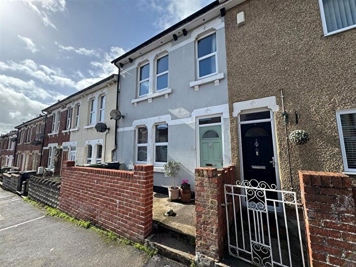 3 Bedroom Terraced House For Sale In Winifred Street, Swindon, SN3
