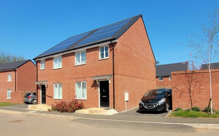 3 Bedroom Semi-Detached House To Rent In Jones Way, Banbury, Oxon, OX16