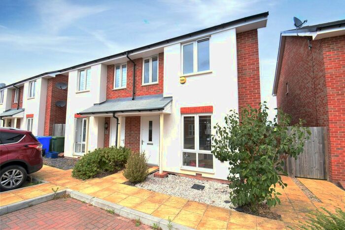3 Bedroom Semi-Detached House To Rent In Coxwell Avenue, Farnborough, Hampshire, GU14