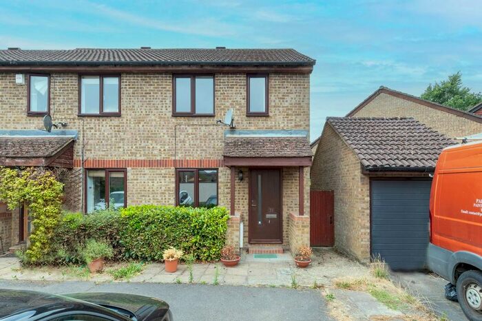 2 Bedroom End Of Terrace House To Rent In Hanson Close, Burpham, Guildford, GU4