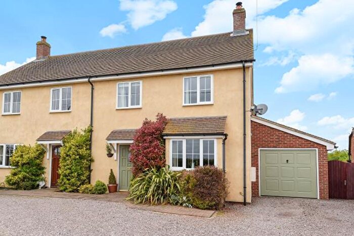 4 Bedroom Semi-Detached House To Rent In Hill Crest, Charndon, Bicester, OX27