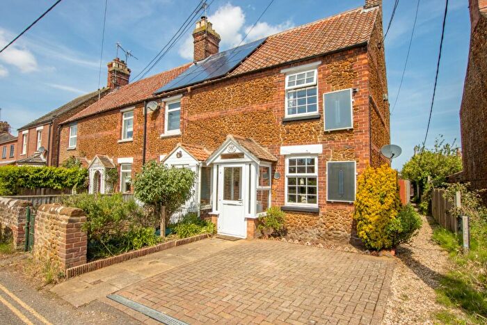 2 Bedroom Cottage For Sale In Station Road, Snettisham, PE31