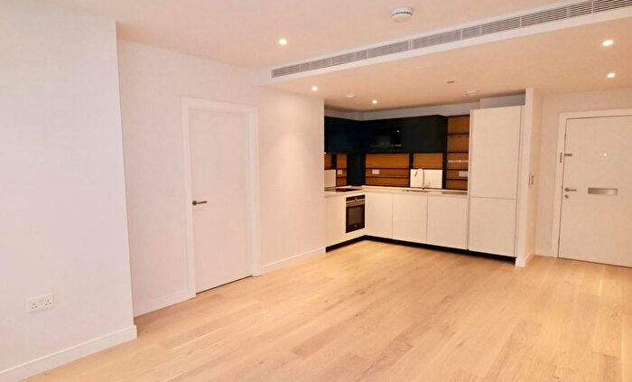 2 Bedroom Flat To Rent In Fairwater House, Lockgate Road, London, SW6