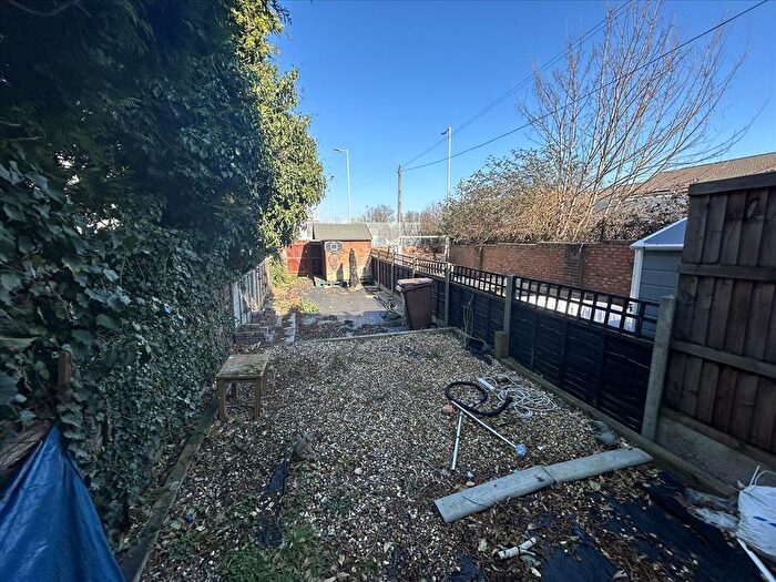 3 Bedroom Terraced House To Rent In Windsor Road, Gillingham, ME7