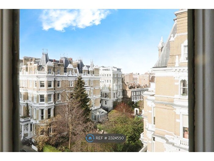 3 Bedroom Flat To Rent In Cornwall Gardens, London, SW7