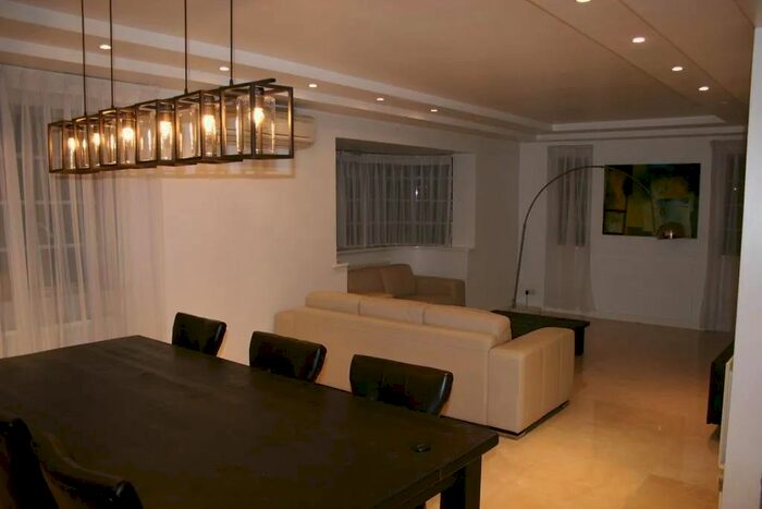 5 Bedroom Semi-Detached House To Rent In Brim Hill, London, N2