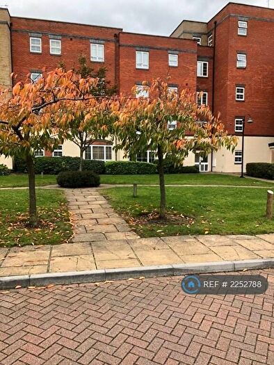 2 Bedroom Flat To Rent In Holyhead Mews, Burnham, SL1