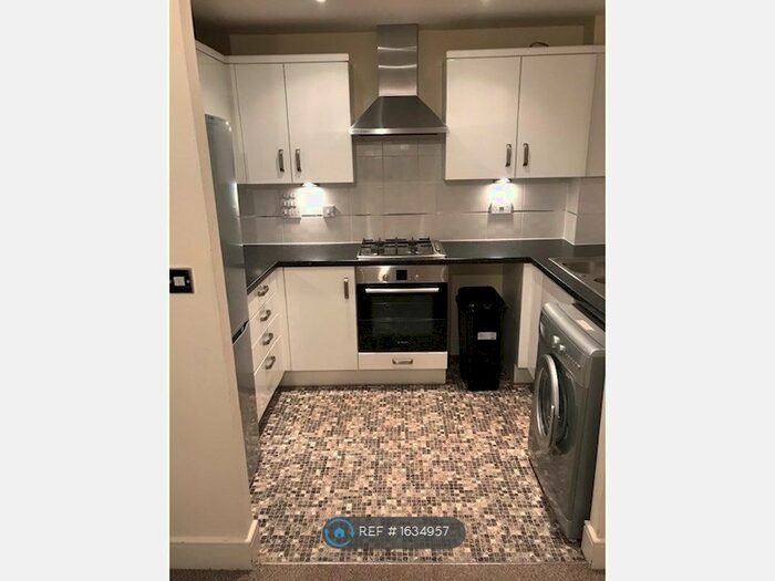 2 Bedroom Flat To Rent In Griffin Court, Northfleet, Gravesend, DA11