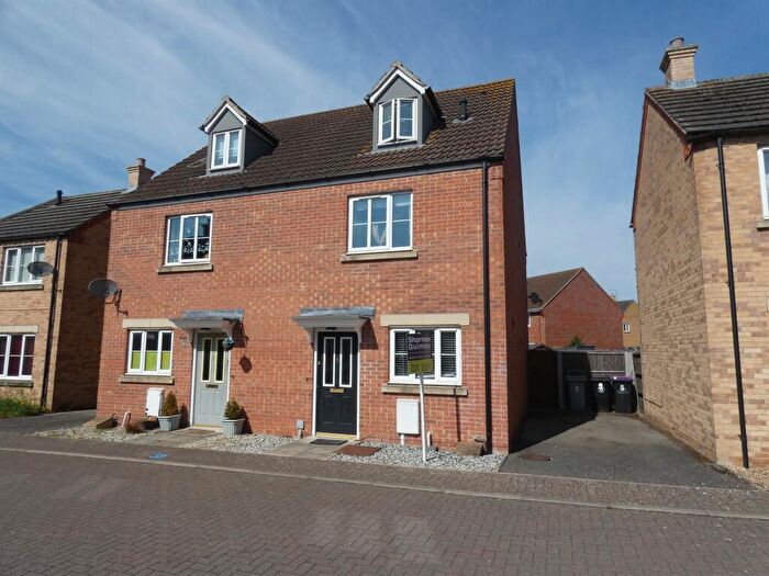 3 Bedroom Semi-Detached House For Sale In Churchfield Close, Deeping St. James, Peterborough, PE6