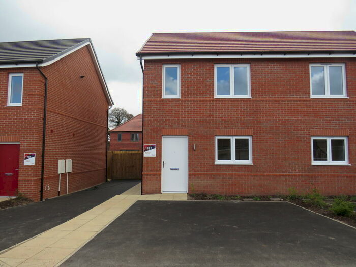2 Bedroom House To Rent In Munday Lane, Warwick, CV34