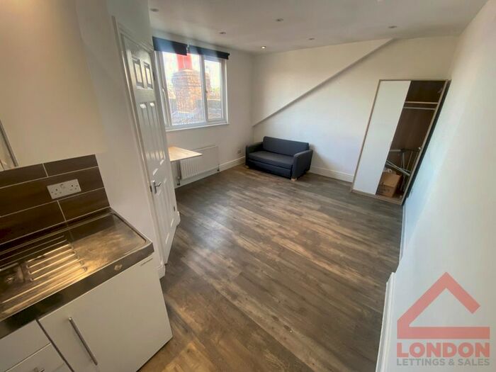 Studio To Rent In Cherry Orchard Road, Croydon, CR0