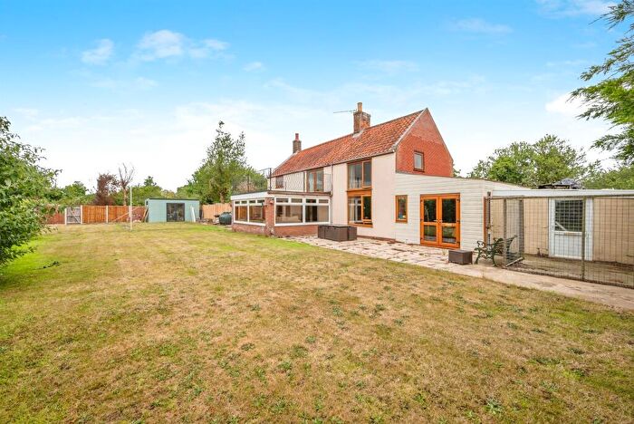 4 Bedroom Detached House For Sale In Marsh Road, Potter Heigham, Great Yarmouth, NR29