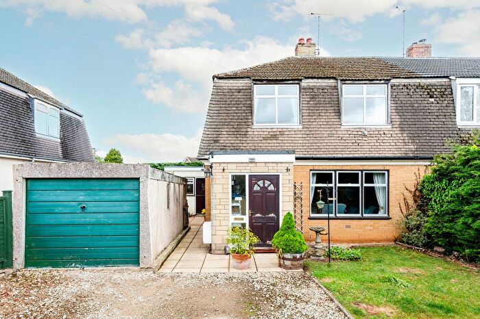 4 Bedroom Semi-Detached House For Sale In Evenlode Road, Moreton-In-Marsh, GL56
