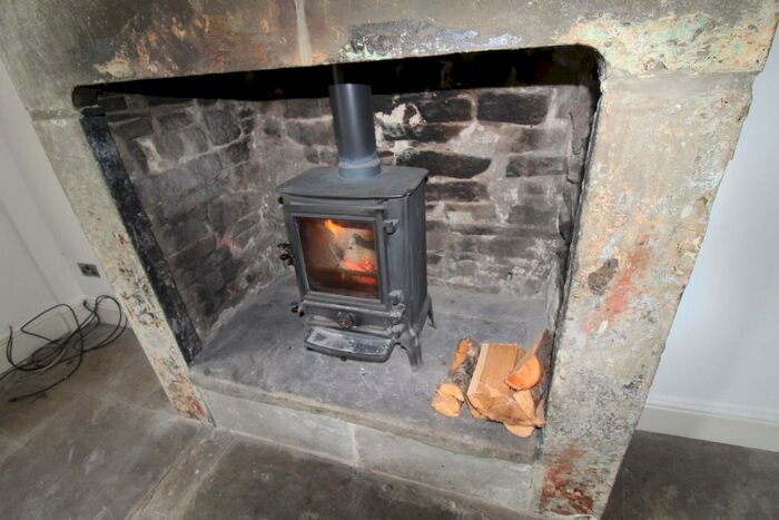 2 Bedroom Cottage To Rent In Hamer Terrace, Summerseat, BL9